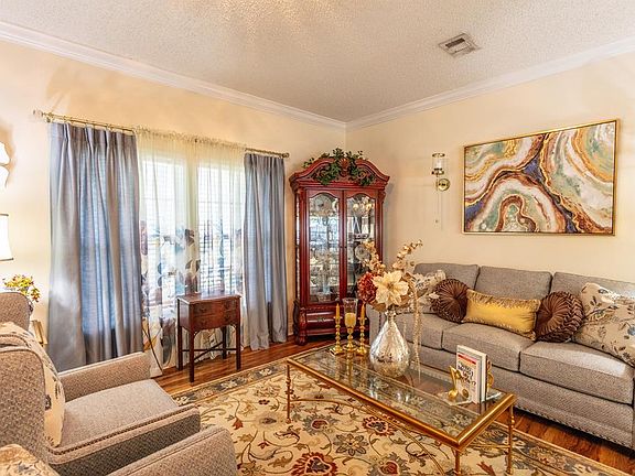 5th image of 1327 Rest St SW