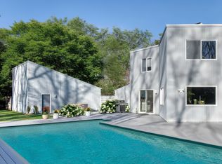 11 N Quarter Rd, Westhampton, NY 11977