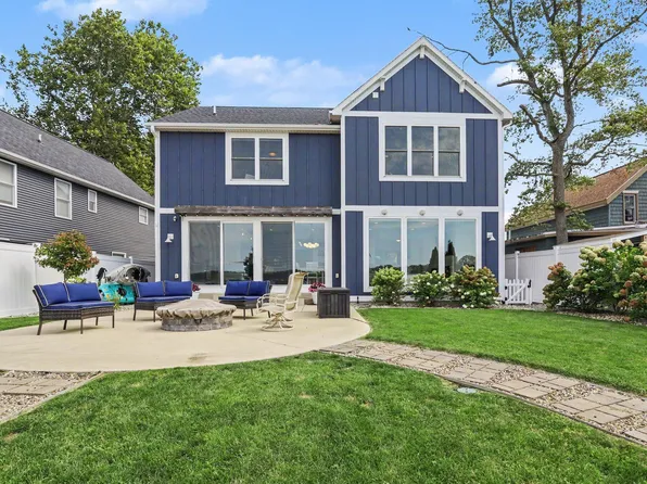 2138 Ames Dr, Portage, MI 49002
