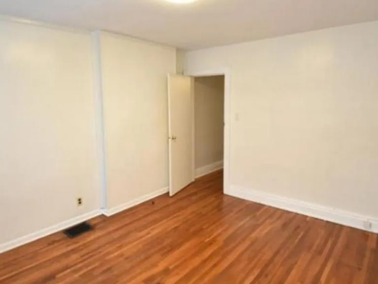 2667 Indianola Ave — Photo 14