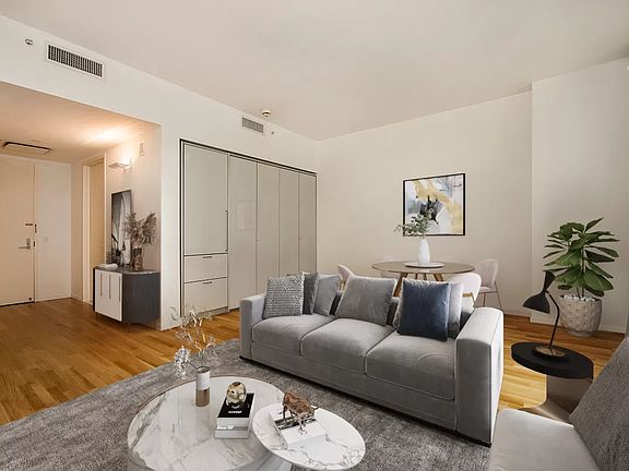 3rd image of 18 W 48th St APT 14A