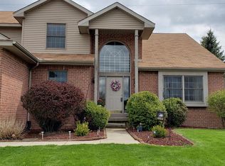 1545 Downing St, Haslett, MI 48840