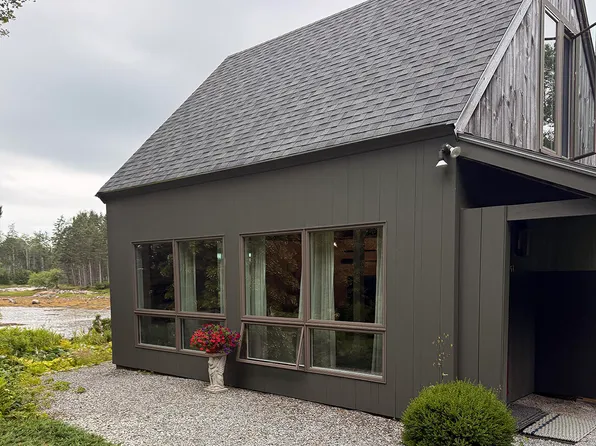 53 Island Avenue, Saint George, ME 04859