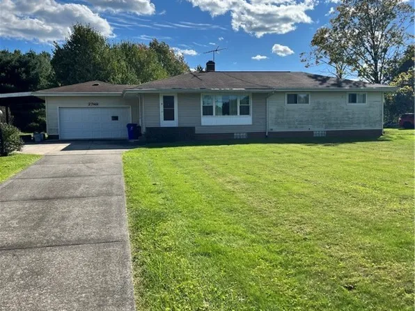 2768 Old Forge Rd, Kent, OH 44240