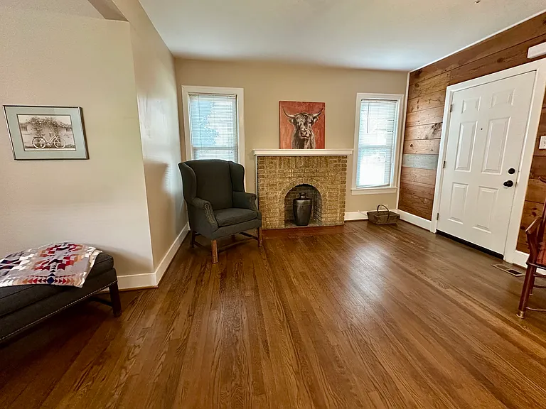 Live Oak St — Photo 9