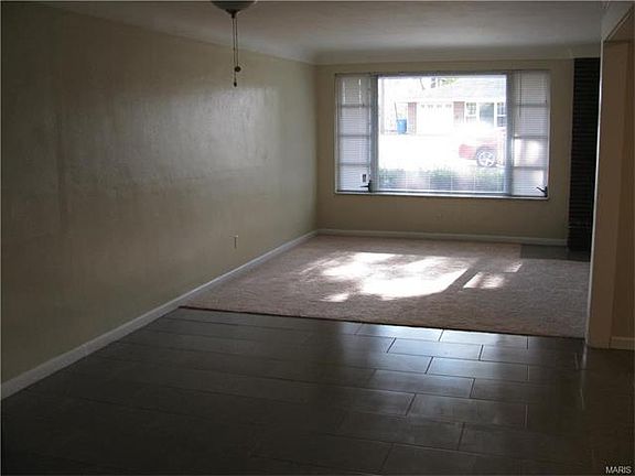 5th image of 9105 Goodale Ave