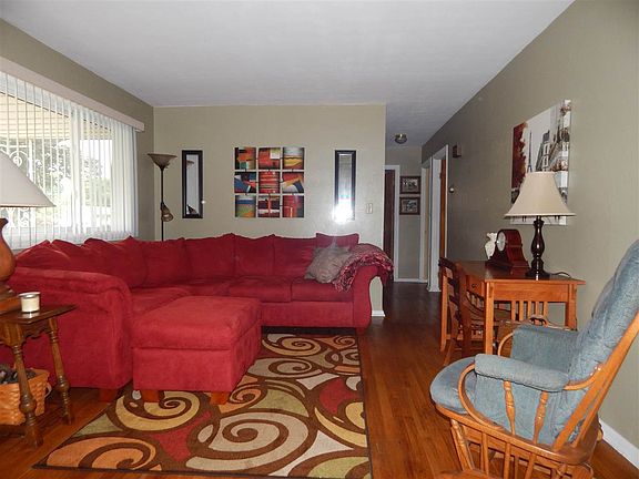 5th image of 2621 Macarthur Ave