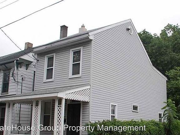 3rd image of 425 Arnold St