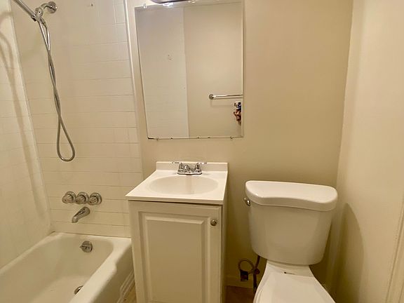 5th image of 818-20 Oak St APT 2