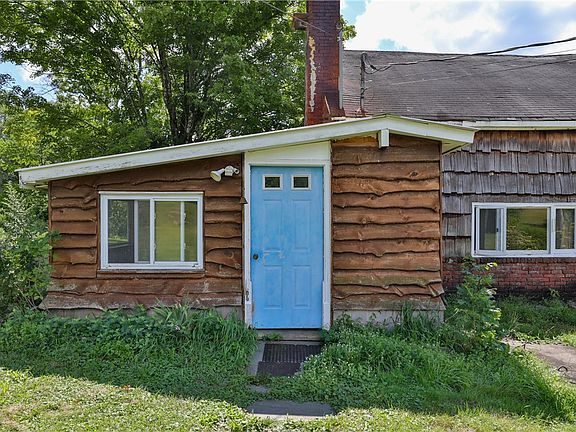 4th image of 1563 Upper Perch Lake Rd