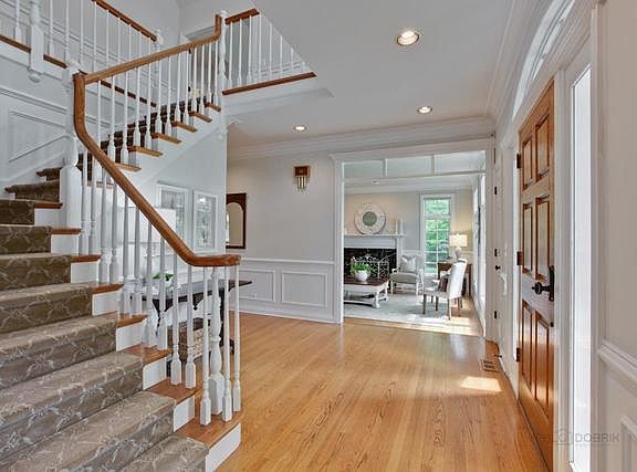 4th image of 5400 Belmont Ct