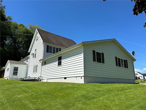 3rd image of 116 Derrick Rd