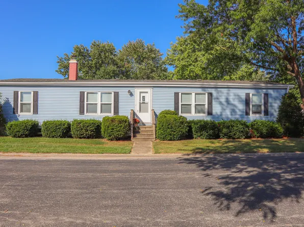 63 Birch Dr, Sandwich, IL 60548