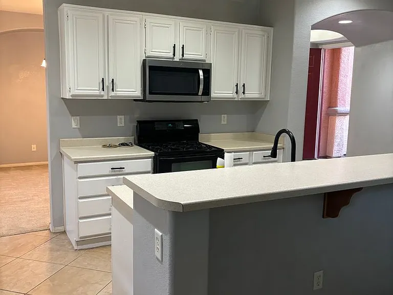 11425 Drappo Ave — Photo 2
