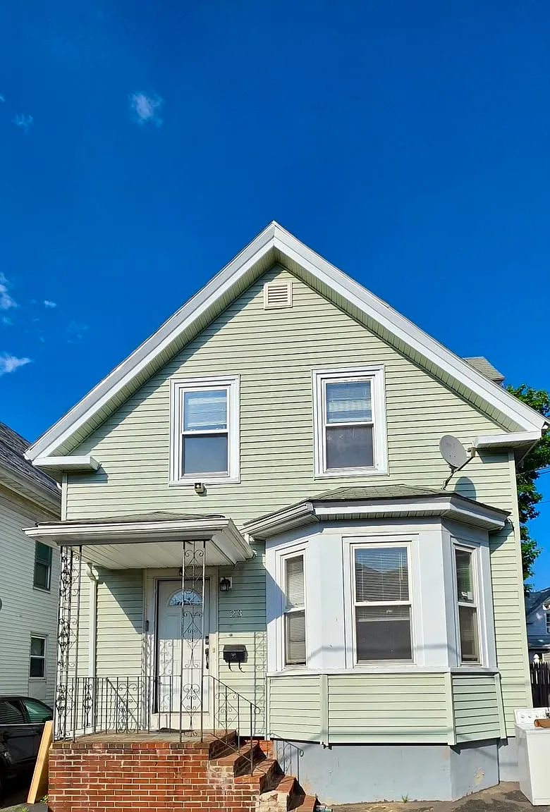 23 Beyer Pl — Photo 1