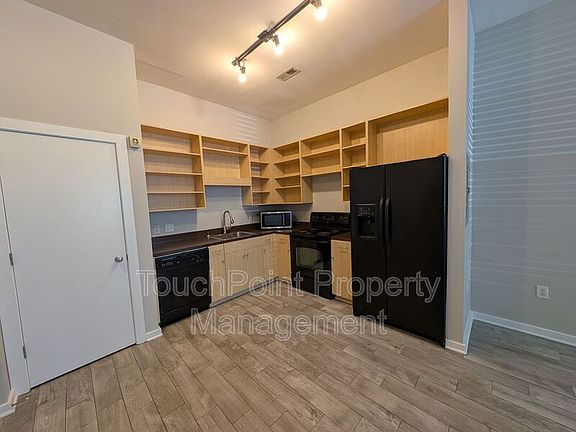 4th image of 1020 E 36th St