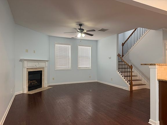 4th image of 328 Privet Cir