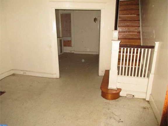 2nd image of 3957 N Franklin St