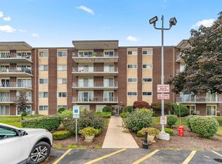 2900 Maple Ave APT 18A, Downers Grove, IL 60515