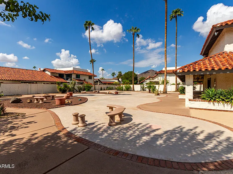 5724 N Scottsdale Rd — Photo 30
