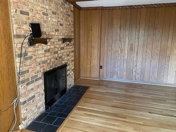 2nd image of 3109 Juniper Ln