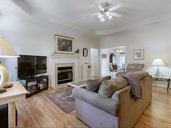 2nd image of 348 Huntington Dr