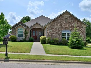 1189 N Cedar Ridge Ave, Springfield, MO 65802