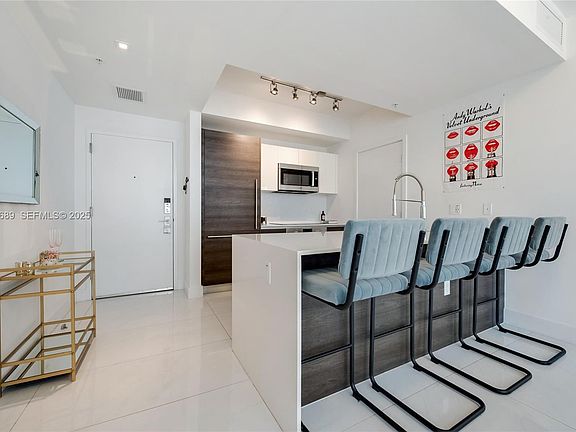 4th image of 301 Altara Ave APT 509