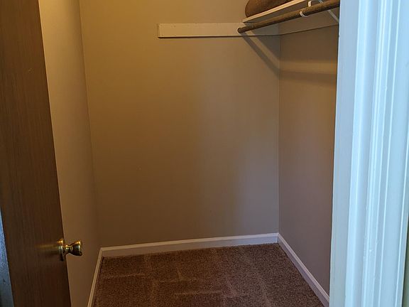 5th image of 129 Westscott Dr #B
