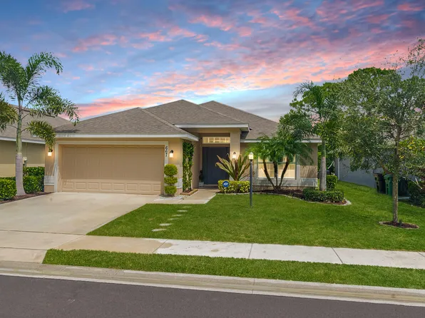 667 NE Turtleback Trail, Port St Lucie, FL 34983