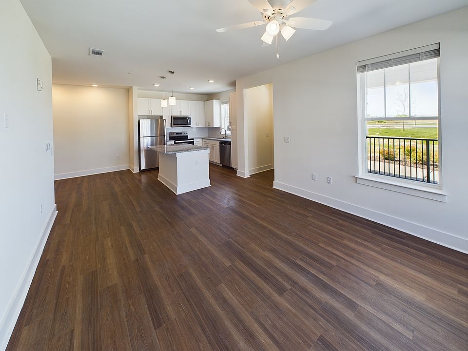 1st image of 570 Arsdale Ave #31-104