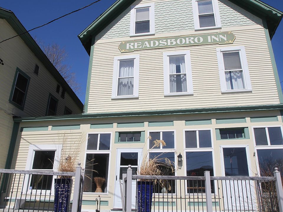 Main Entrance w/ Porch