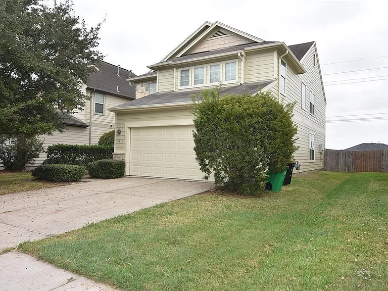 2831 Feather Green Trl — Photo 1