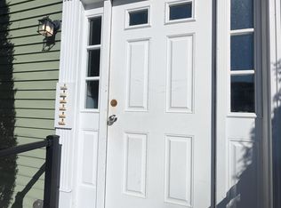 471 High St APT 4, Hampton, NH 03842