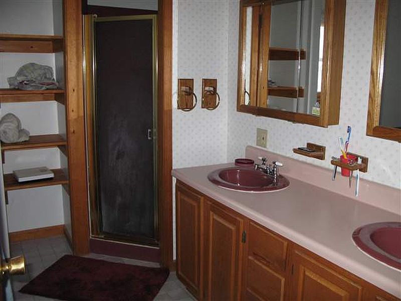 5th image of 171 SHELDON Road