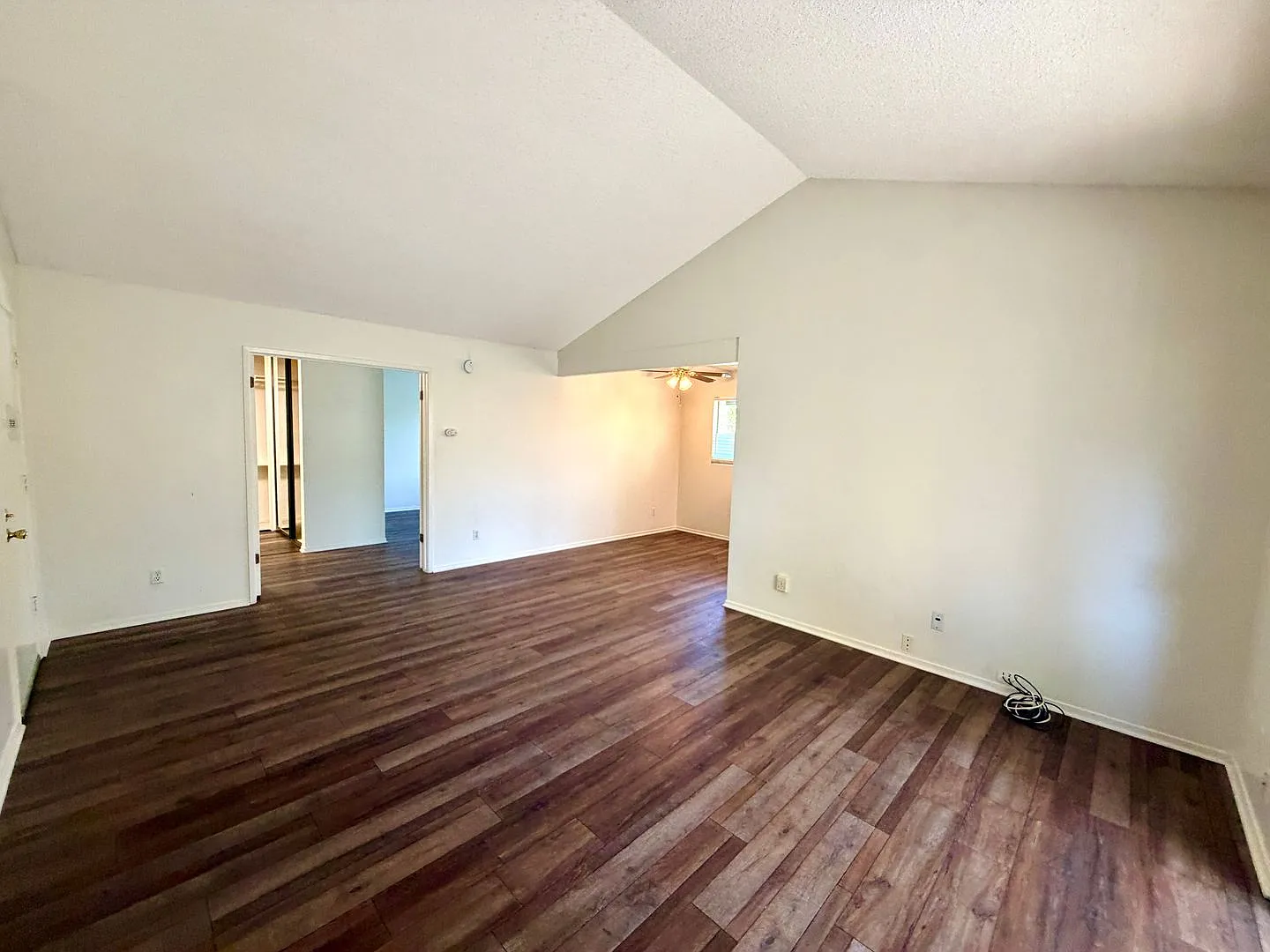 Upstairs 1-Bedroom Condo in Quail Creek Pool View & Balcony — Photo 4