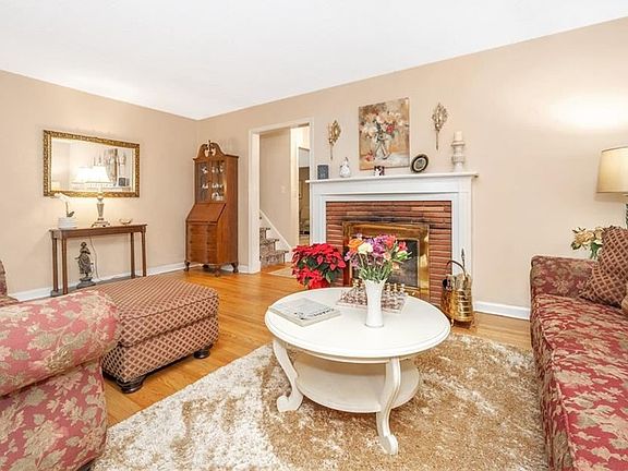 2nd image of 46 Overlook Ave