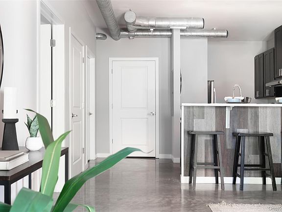 3rd image of 128 Vineyard Avenue #101