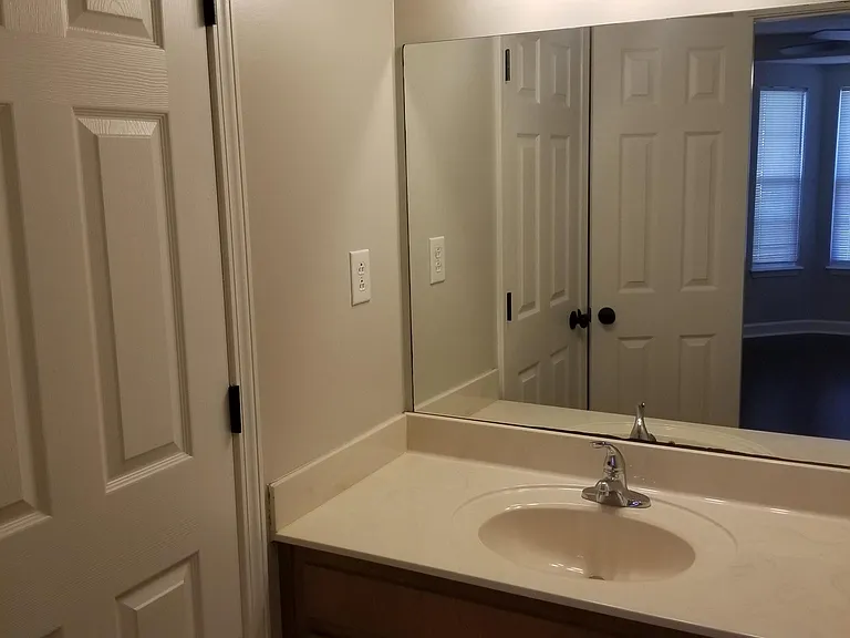 952 Van Buren Ave — Photo 16