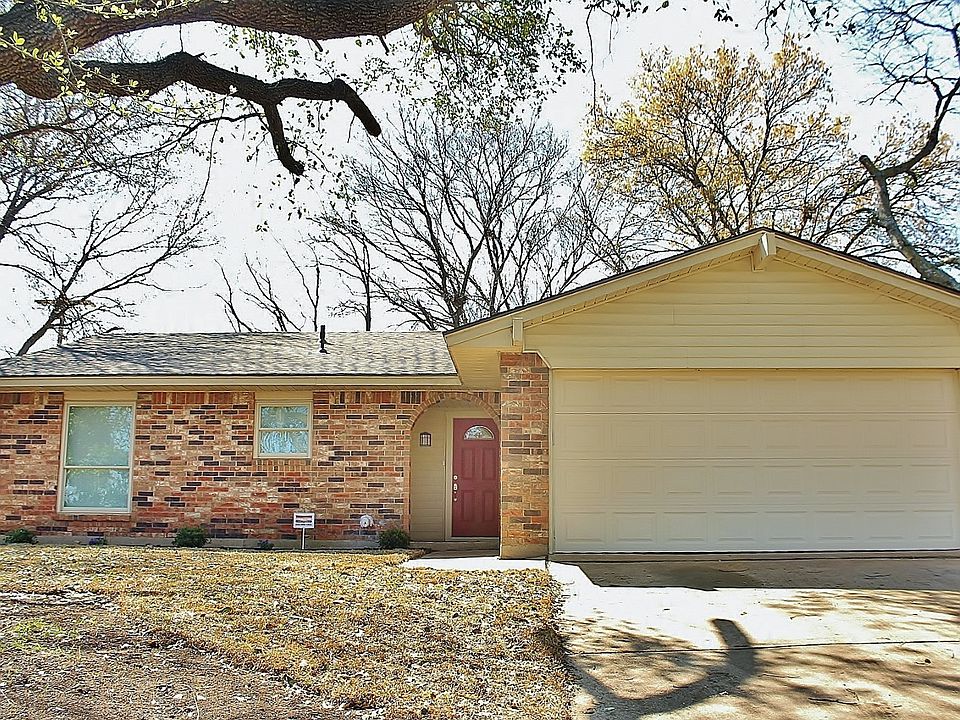 1st image of 302 Linkwood Dr