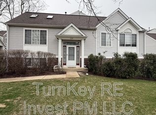 2318 Dawson Ln, Algonquin, IL 60102