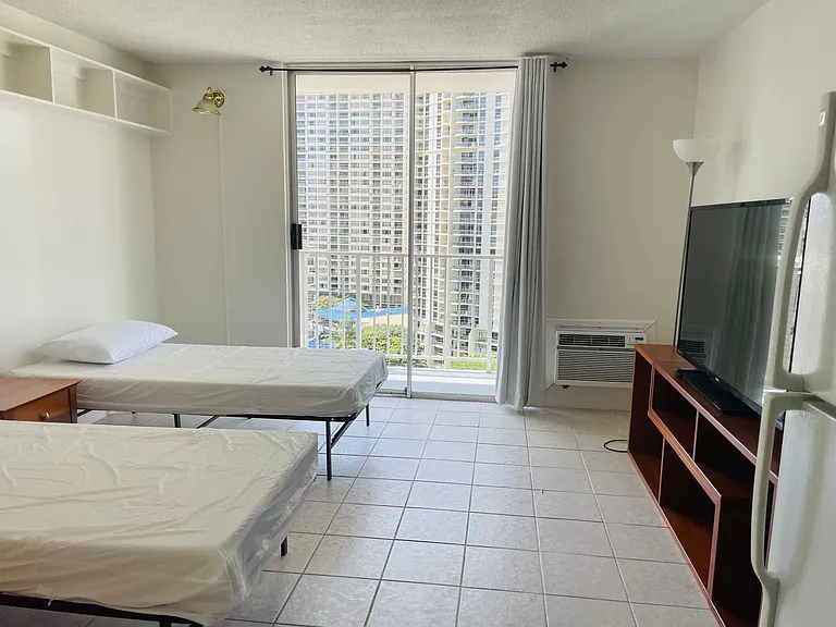 1920 Ala Moana Blvd #1410 — Photo 5