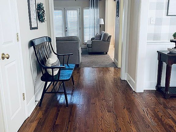 3rd image of 709 Clay Ln