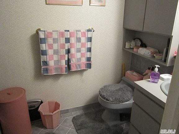 4th image of 63 Richmond Blvd Unit 1A