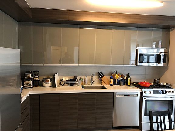 3rd image of 221 W 29th St #15D