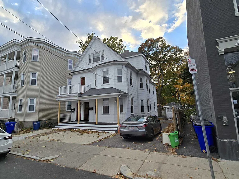 Brackett St — Photo 26