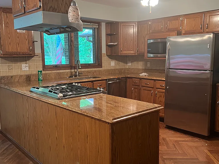 1007 Lee Jackson Dr — Photo 4