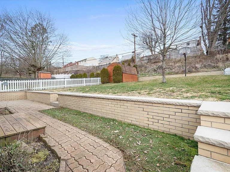 Connor Rd — Photo 23
