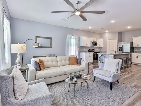 3rd image of 202 Linares St.