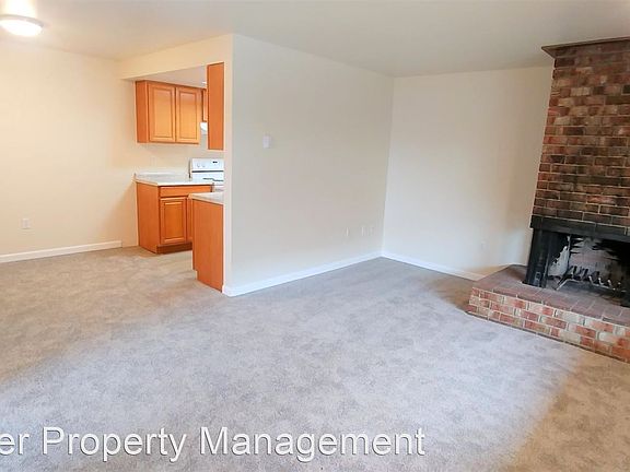 5th image of 1121 S Woodlawn St APT 3